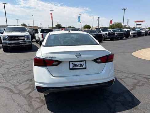 Used 2026 Nissan Altima 2.5 SV FWD image 9