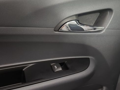 Used 2020 Chevrolet Bolt LT FWD image 16