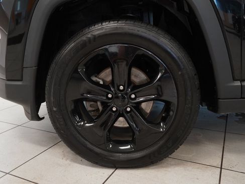 Used 2018 Jeep Compass Latitude w/ Popular Equipment Group AWD/4WD image 15