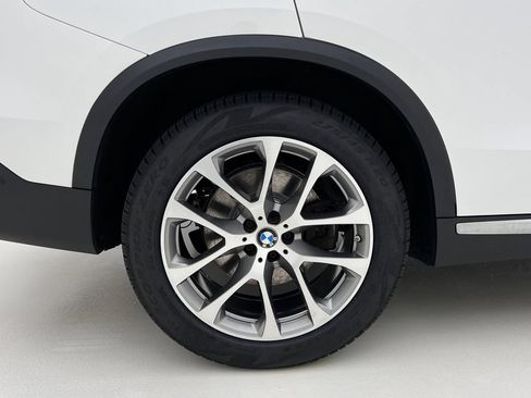 Used 2024 BMW X5 xDrive40i w/ Parking Assistance Package AWD/4WD image 29