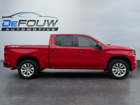 Used 2024 Chevrolet Silverado 1500 Custom AWD/4WD image 2
