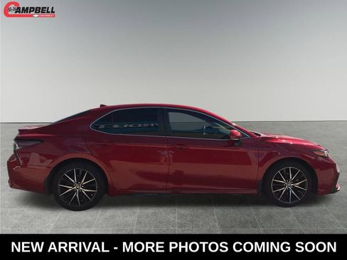 Used 2022 Toyota Camry SE w/ Convenience Package image 6