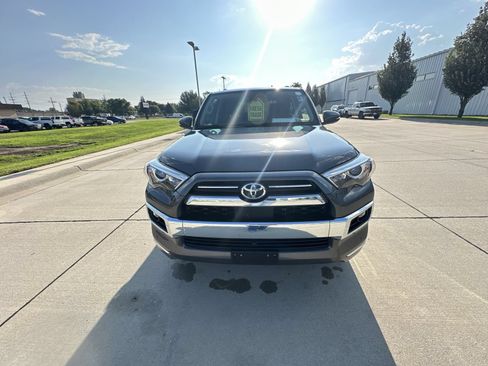 Used 2022 Toyota 4Runner Limited AWD/4WD image 17
