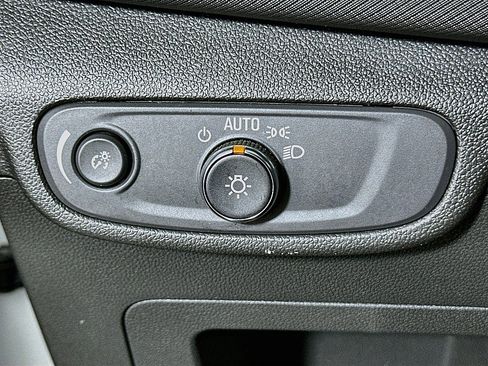 Used 2024 Chevrolet TrailBlazer LT FWD image 10
