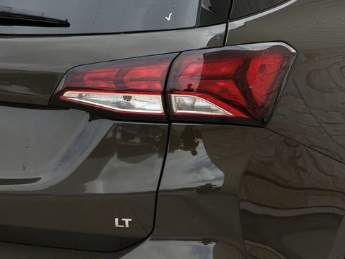 Used 2023 Chevrolet Equinox LT FWD image 10