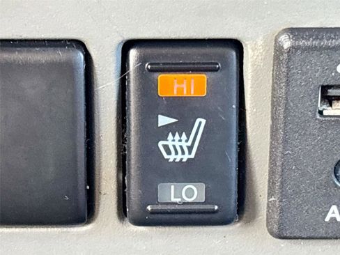 Used 2016 Nissan NV 3500 SL image 21