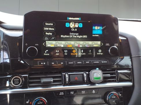 Used 2024 Nissan Pathfinder SL w/ Black Appearance Package image 12