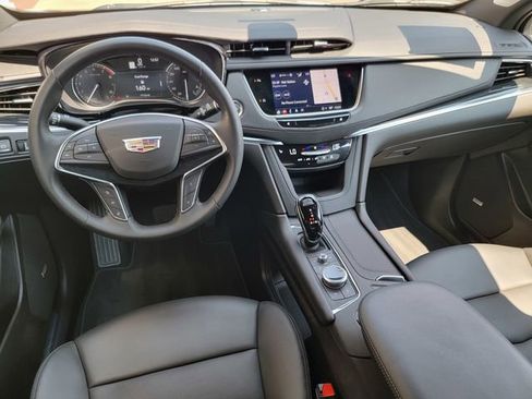 Used 2025 Cadillac XT5 Premium Luxury image 35