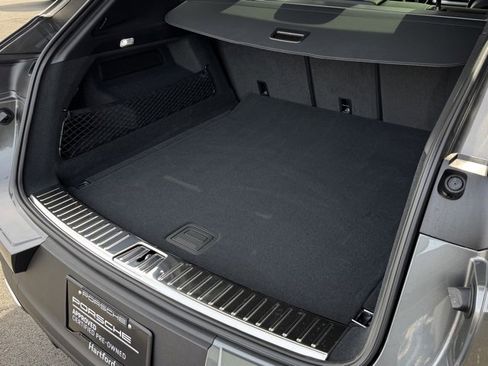 Used 2025 Porsche Cayenne image 31