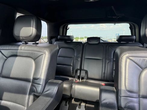 Used 2021 Lincoln Navigator Reserve AWD/4WD image 12