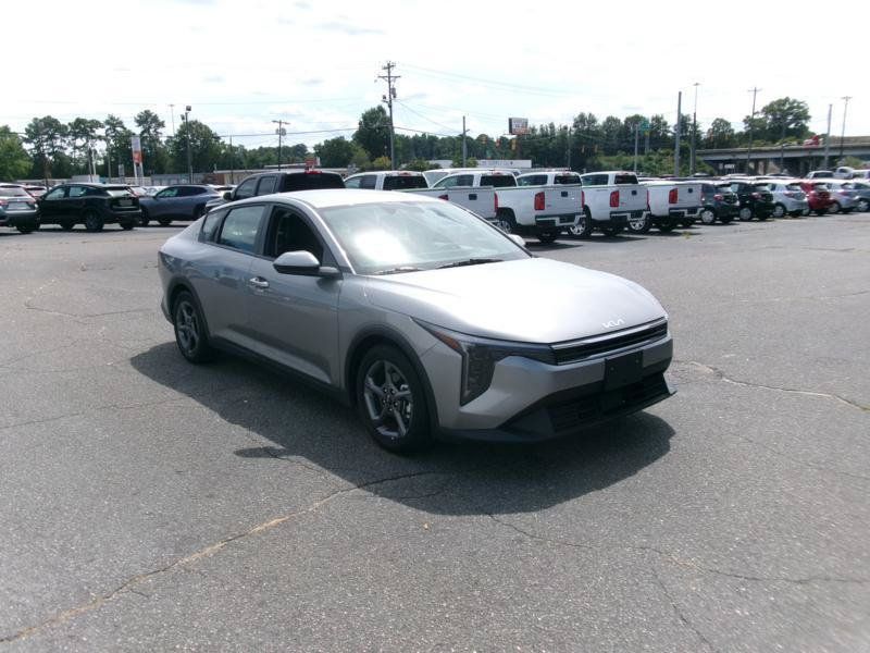 Used 2025 Kia K4 FWD image 4