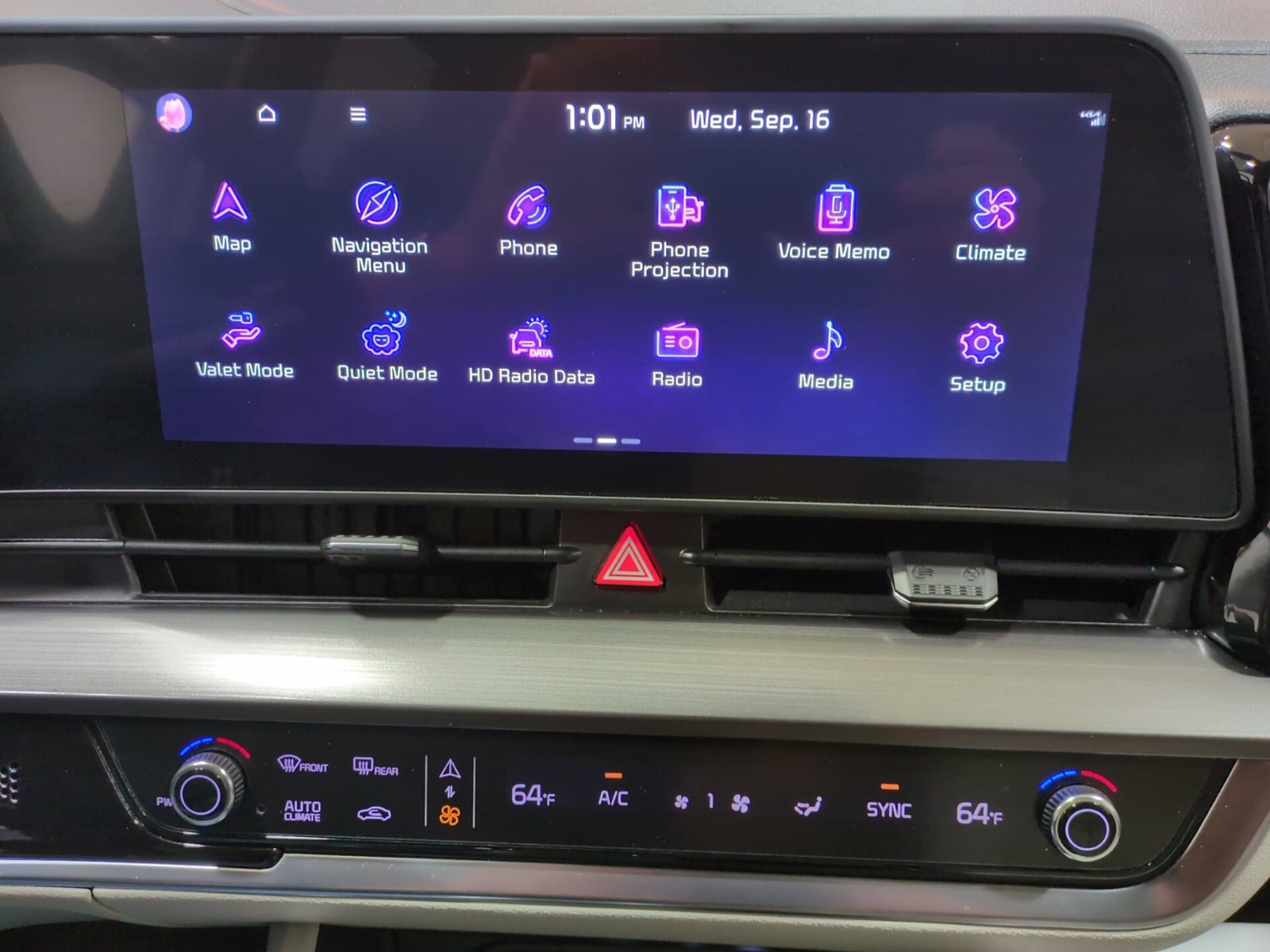 Certified 2024 Kia Sportage EX FWD image 23