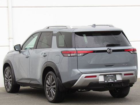 Used 2022 Nissan Pathfinder SL AWD/4WD image 5