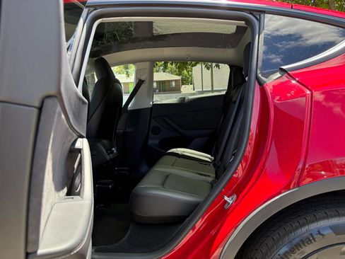 Used 2023 Tesla Model Y AWD image 11