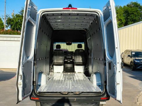 Used 2020 Mercedes-Benz Sprinter 2500 image 43
