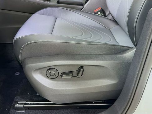 New 2026 Volkswagen Tiguan SE R-Line FWD image 20