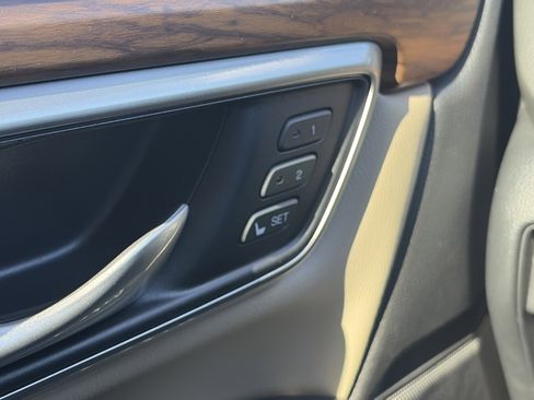 Used 2019 Honda CR-V Touring image 29