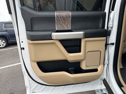 Used 2019 Ford F250 Lariat w/ Lariat Value Package image 39