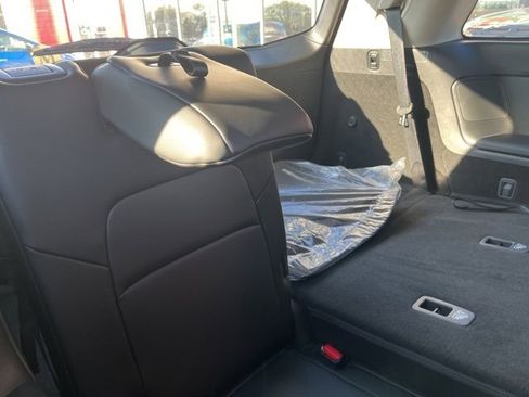 New 2025 Nissan Pathfinder SL w/ Black Appearance Package image 10