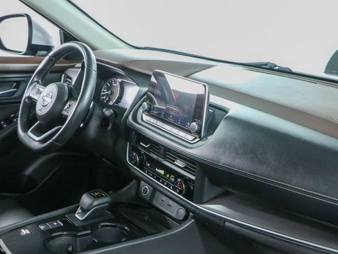 Used 2023 Nissan Rogue SV w/ SV Premium B Package FWD image 26