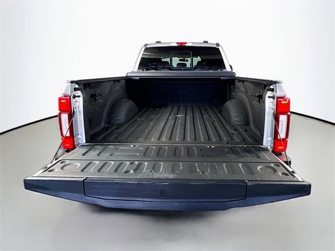 Used 2020 Ford F350 Lariat image 6