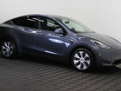Used 2021 Tesla Model Y Long Range AWD/4WD image 3