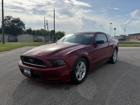 Used 2014 Ford Mustang Coupe RWD image 7