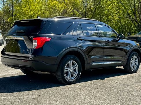 Certified 2023 Ford Explorer XLT AWD/4WD image 3