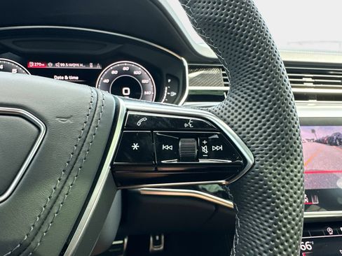 Used 2025 Audi S8 image 33