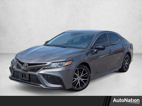 Used 2023 Toyota Camry SE FWD image 1