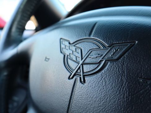 Used 2000 Chevrolet Corvette Convertible image 21