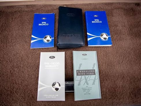 Used 1996 Ford Bronco XLT image 37