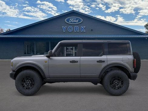 New 2026 Ford Bronco Badlands AWD/4WD image 3