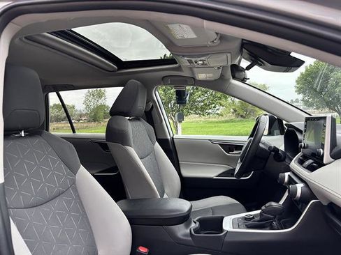 Used 2022 Toyota RAV4 XLE w/ Convenience Package AWD/4WD image 20