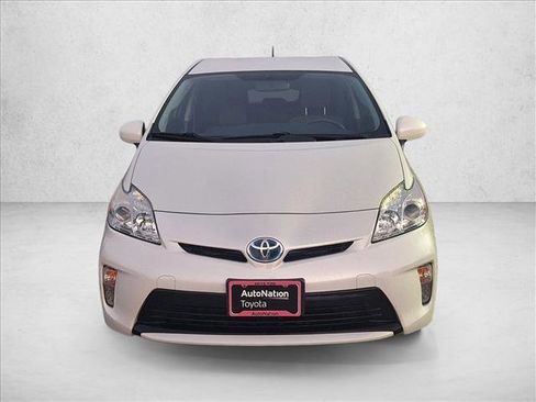 Used 2015 Toyota Prius Three image 2