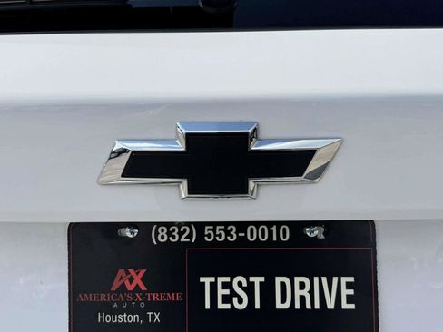 Used 2025 Chevrolet Trax RS w/ Sunroof Package FWD image 15