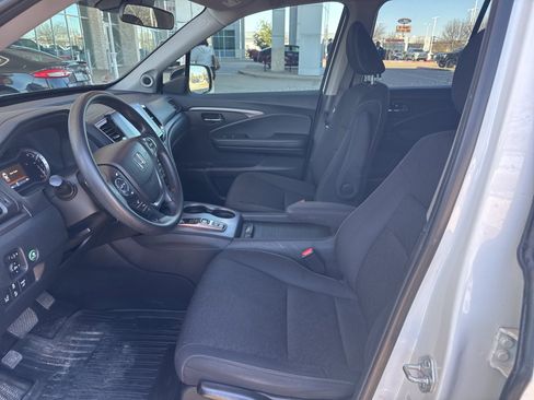 Used 2021 Honda Ridgeline Sport image 9