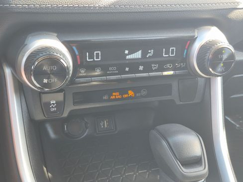 Used 2024 Toyota RAV4 LE AWD/4WD image 33