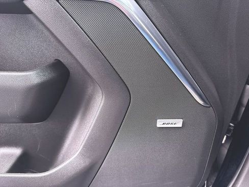 Used 2025 GMC Yukon XL Denali AWD/4WD image 24