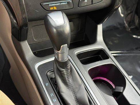 Used 2017 Ford Escape Titanium image 25