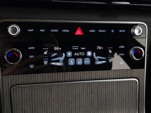 Used 2025 Genesis GV80 3.5T Prestige AWD/4WD image 37