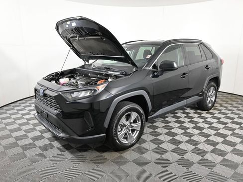 Used 2022 Toyota RAV4 LE image 30