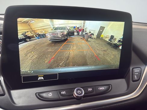 Used 2024 Chevrolet Blazer LT w/ Convenience Package FWD image 17