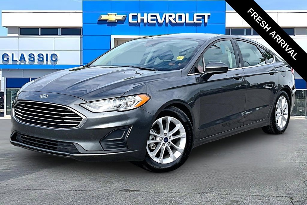 Used 2020 Ford Fusion SE FWD image 2