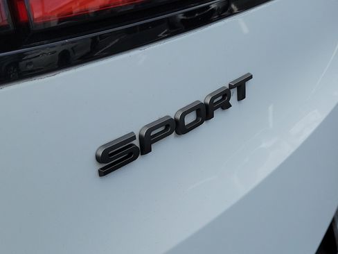 Used 2024 Land Rover Range Rover Sport SE image 5