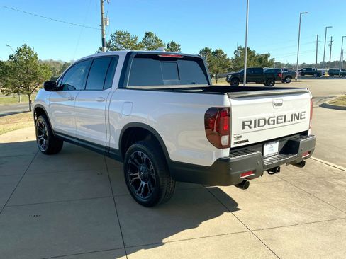 Used 2025 Honda Ridgeline Black Edition image 4