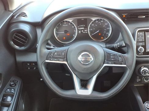 Used 2022 Nissan Kicks S FWD image 21