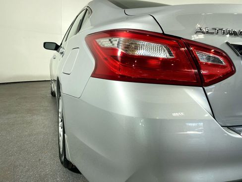 Used 2016 Nissan Altima 2.5 S w/ Power Driver Seat Package image 29