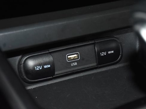 Used 2025 Kia Soul LX w/ LX Technology Package FWD image 22