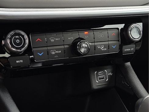 New 2026 Jeep Compass Limited image 14